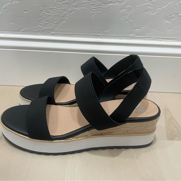 NWT Madden NYC Women’s Size 10 Talla Wedge Sandals Strap Black White Cream - Picture 6 of 13